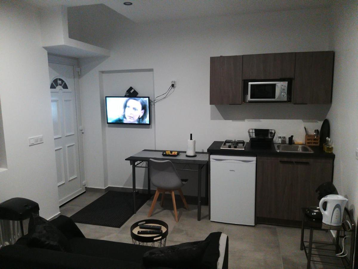 אויונה Le Studio Elegance Du Centre מראה חיצוני תמונה